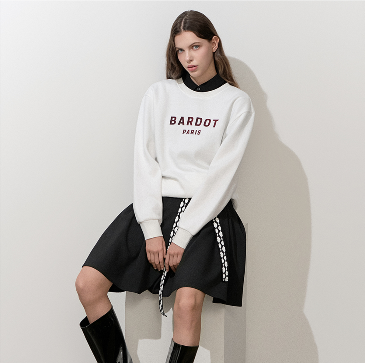 바르도(BARDOT) NEON LOGO SWEATSHIRT