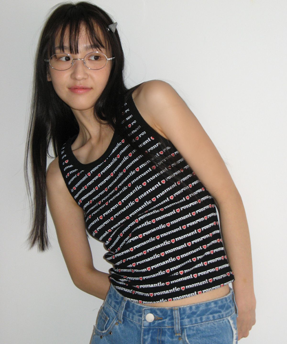 론론(RONRON) ALL OVER PRINT SLEEVELESS BLACK
