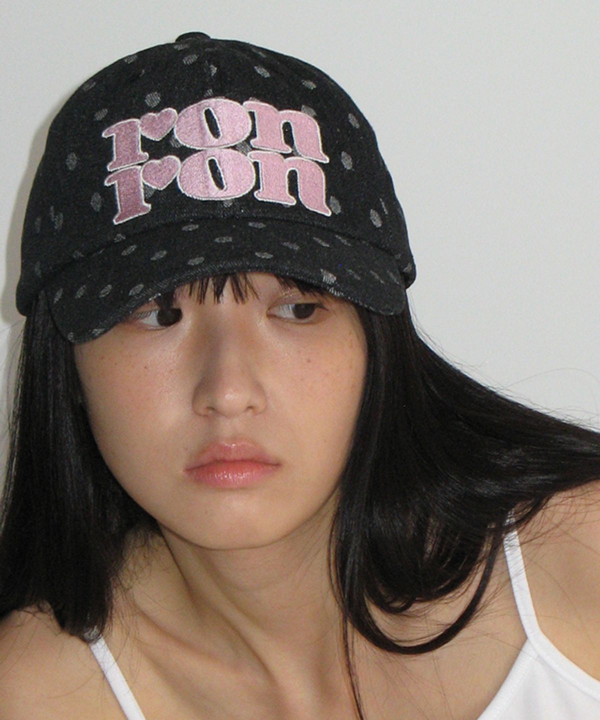 론론(RONRON) DOT LOGO BALL CAP BLACK
