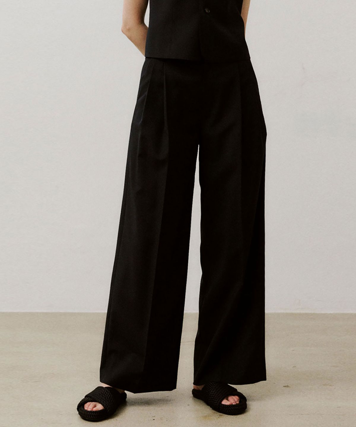비자비(VIS A VIS) SUMMER WOOL WIDE LEG PANTS (NAVY)