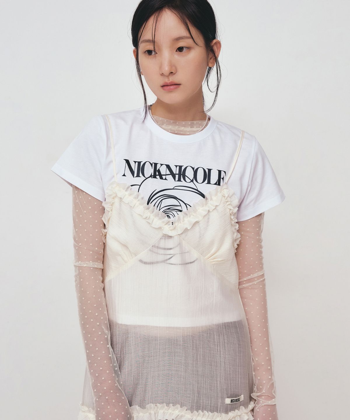 닉앤니콜(NICK&NICOLE) ROSE SIGNATURE CROP TOP_WHITE BLACK
