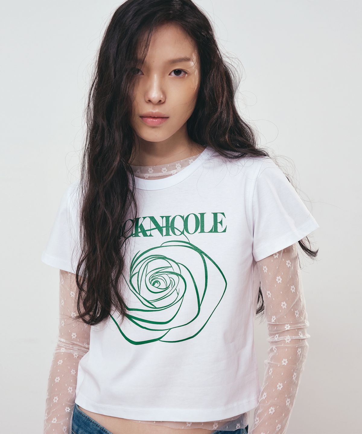 닉앤니콜(NICK&NICOLE) ROSE SIGNATURE CROP TOP_WHITE GREEN
