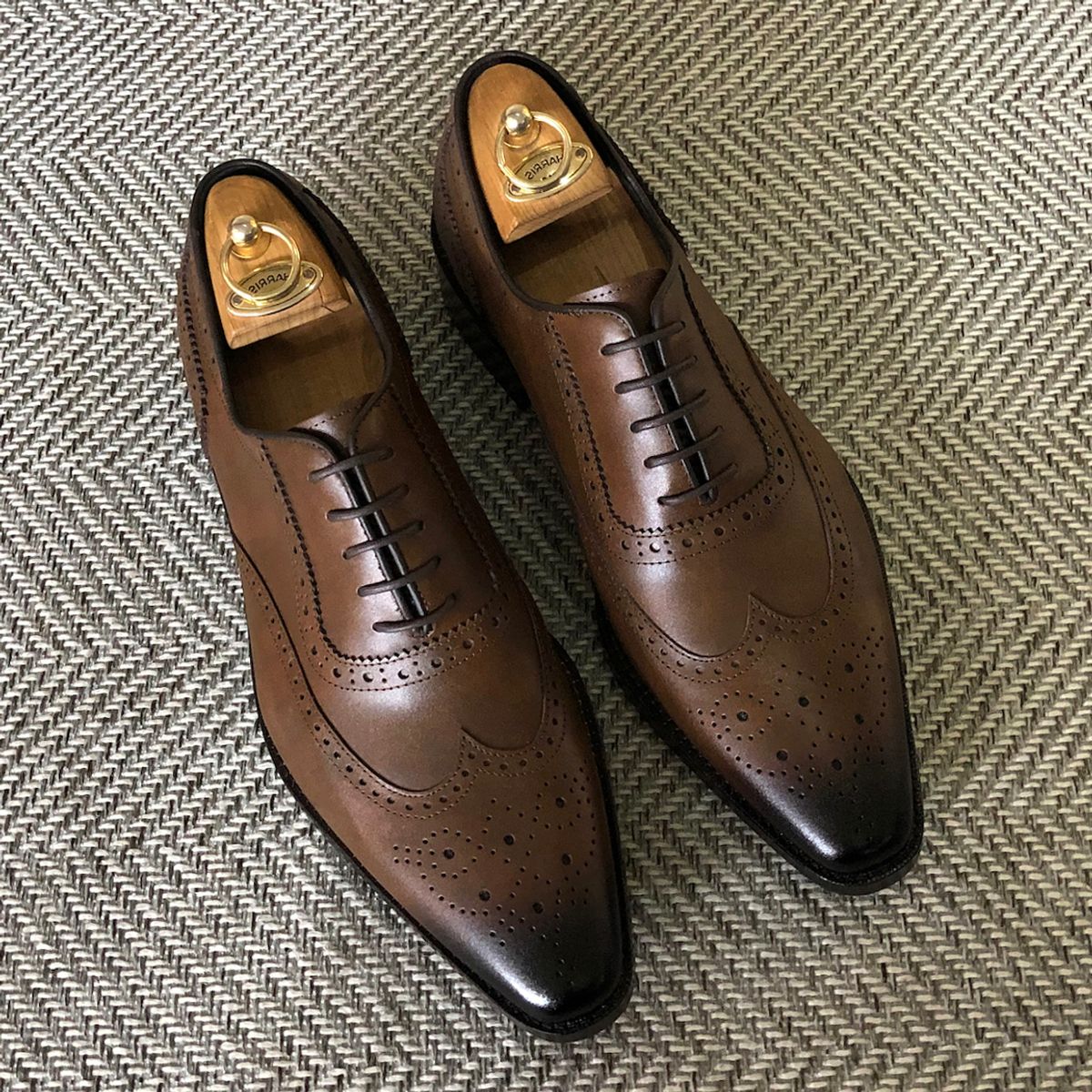 조앤슈(JOENSHOE) 헤리티지 윙팁 브로깅 옥스퍼드 스테인브라운