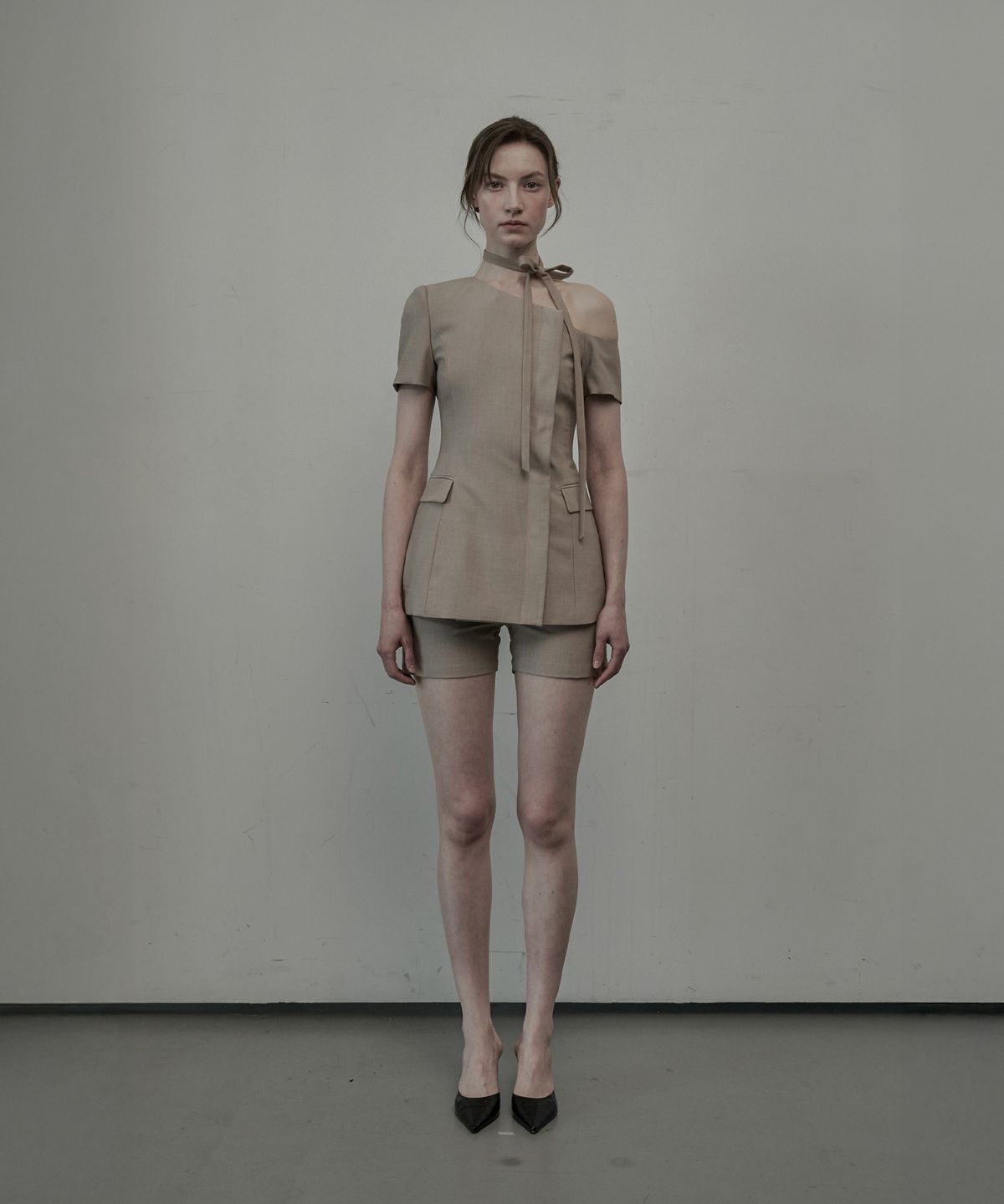마우솔레움(MAU SOLEUM) Emma Suit Shorts - Beige
