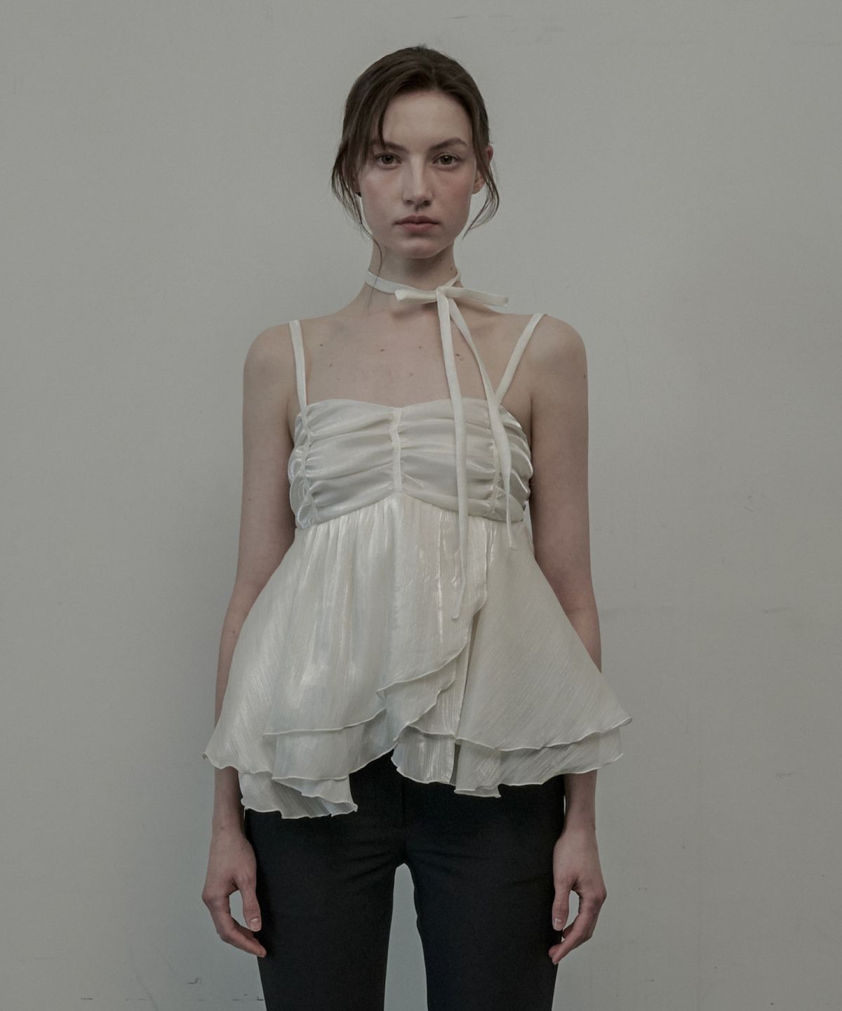 마우솔레움(MAU SOLEUM) Dew Crape Muffler Sleeveless Top - Ivory