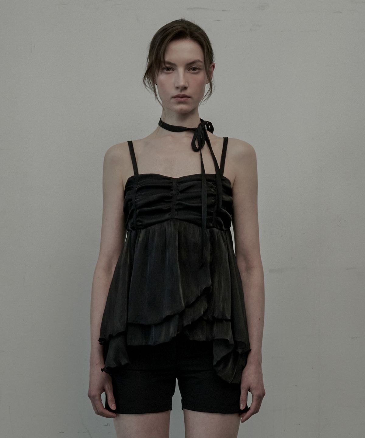 마우솔레움(MAU SOLEUM) Dew Crape Muffler Sleeveless Top - Black