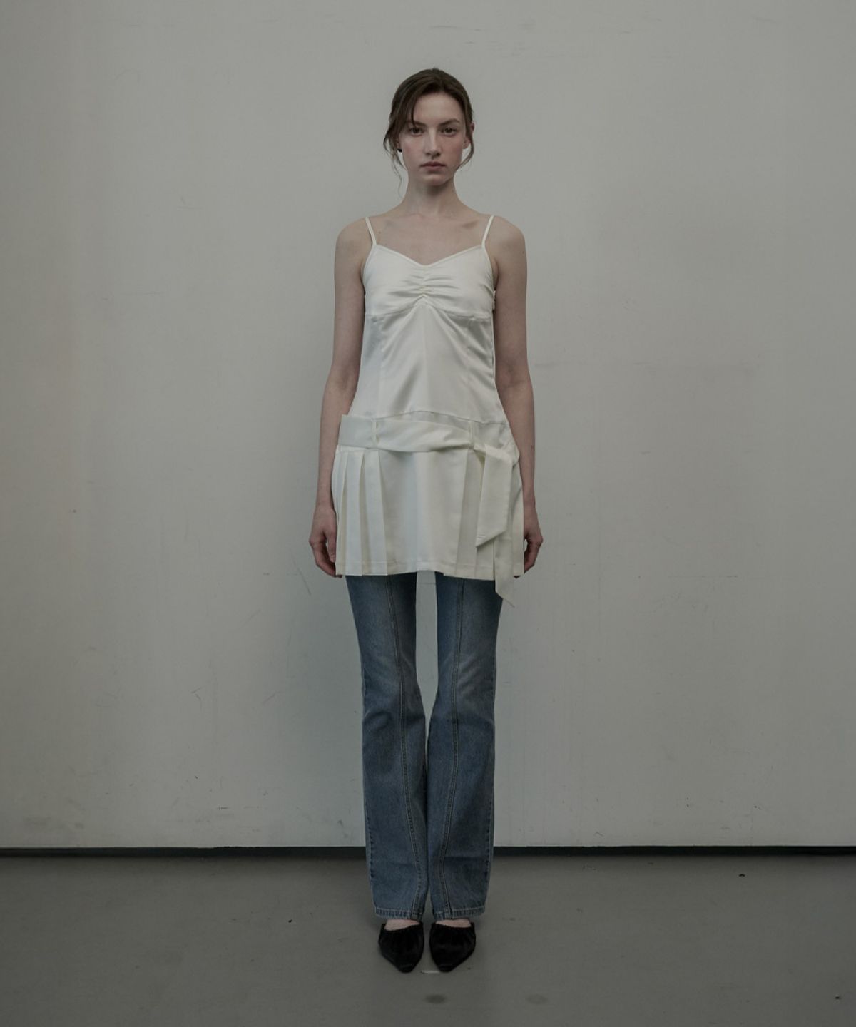 마우솔레움(MAU SOLEUM) Satin Pleated Sleeveless Dress - Ivory