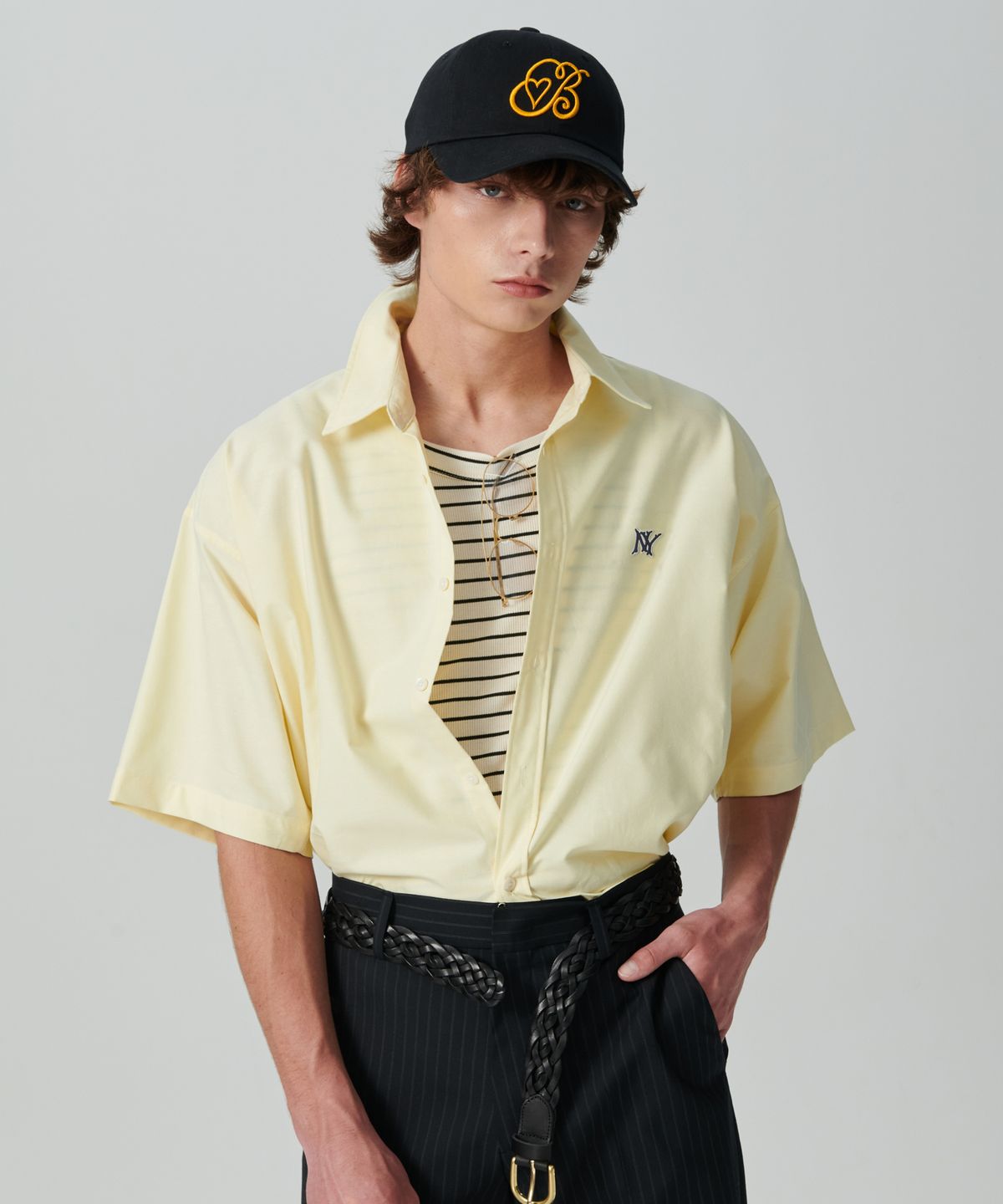 비욘드클로젯(BEYOND CLOSET) [COLLECTION LINE] NY 로고 디테일 옥스포드 반팔 셔츠 옐로우