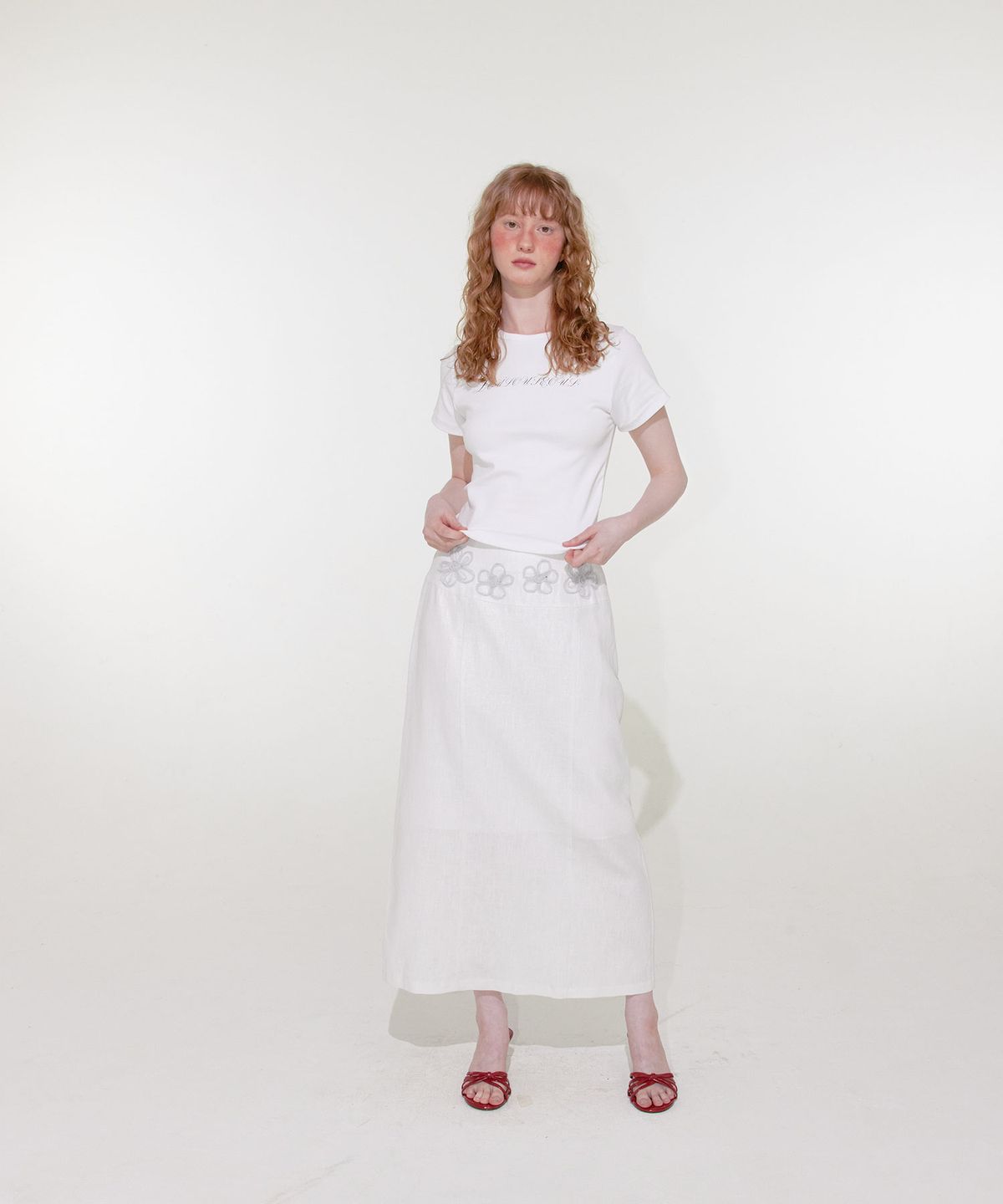 루루서울(LOULOUSEOUL) Shiny Flower Skirt (White)