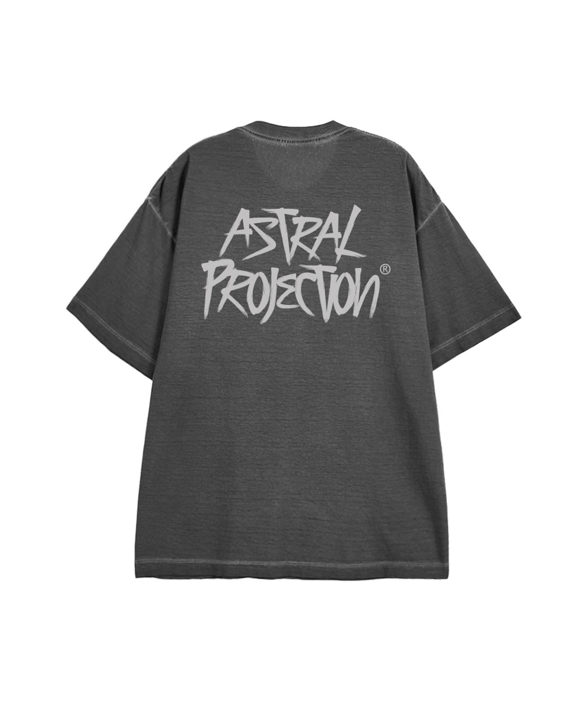 아스트랄 프로젝션(ASTRAL PROJECTION) 그래피티 레터링 피그먼트 루즈핏 반팔 티셔츠_차콜