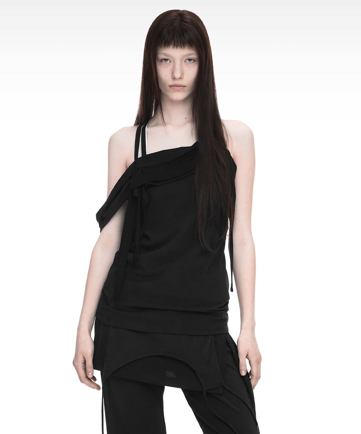 나체(NACHE) RAWCUT HALTER SLEEVELESS BLACK