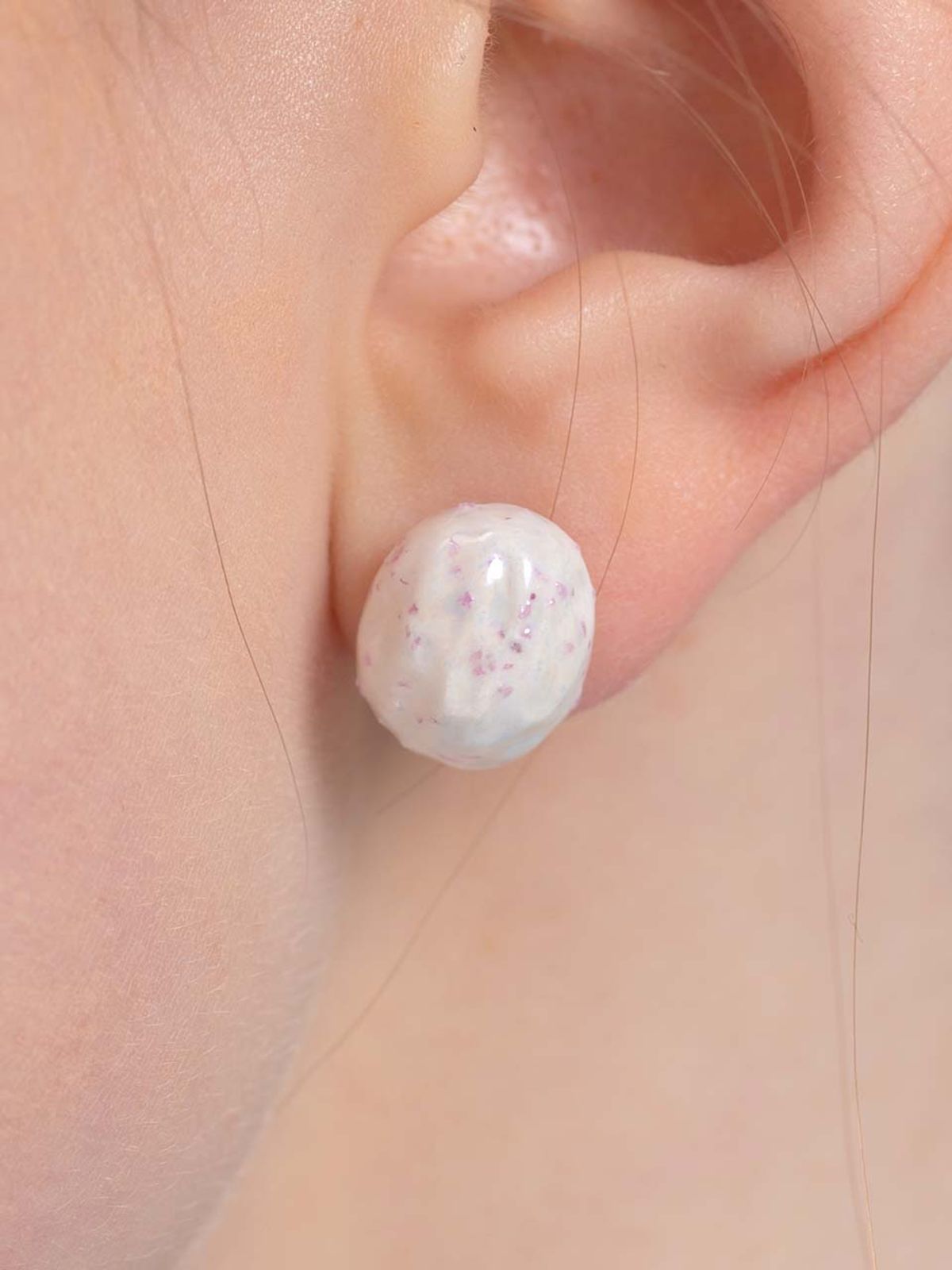 세라보니또(CERABONITO) 샌드 라운드 세라믹귀걸이(White)