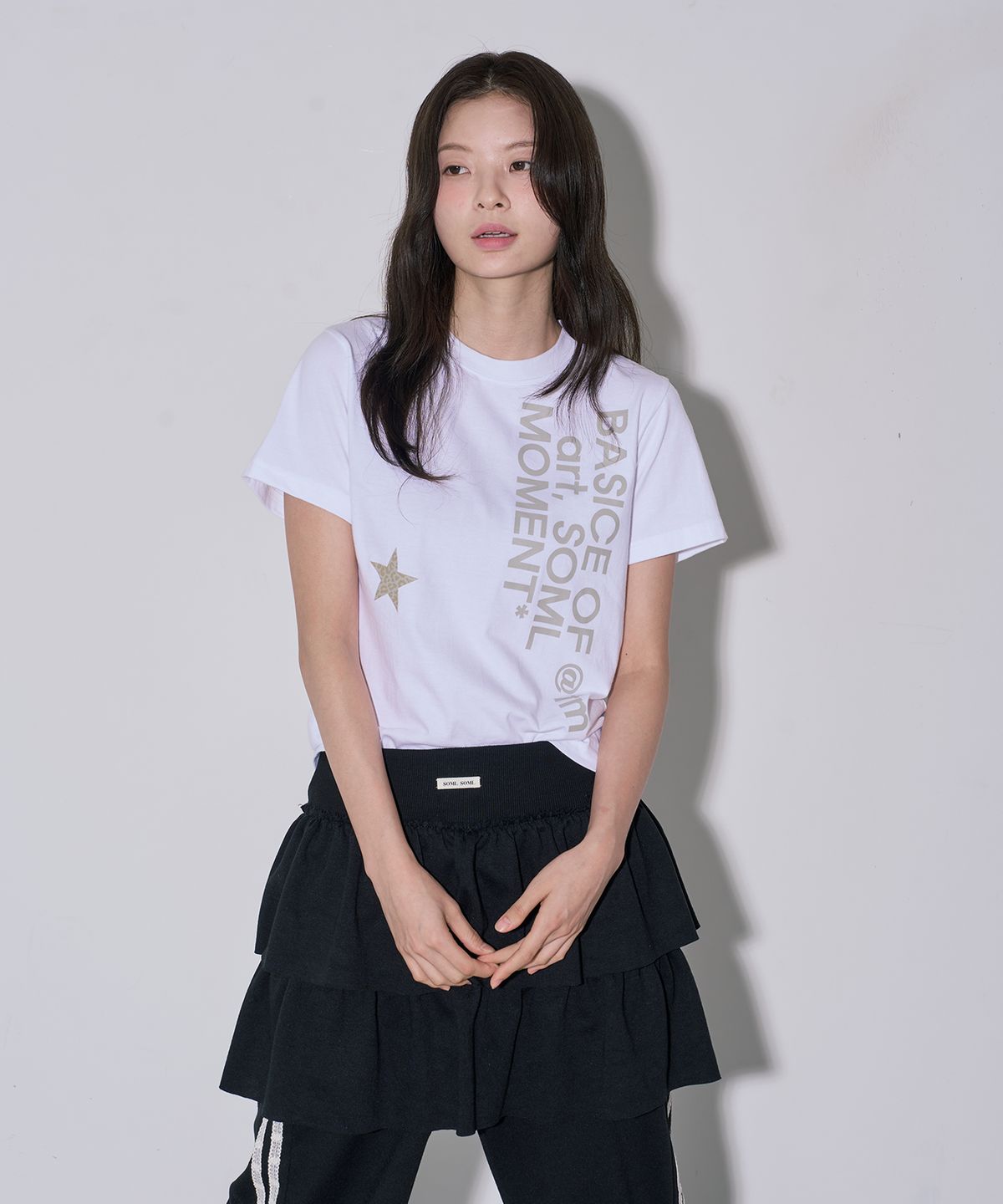 오오엠엘(5OML) 스타 레오파트 레터링 반팔티 화이트