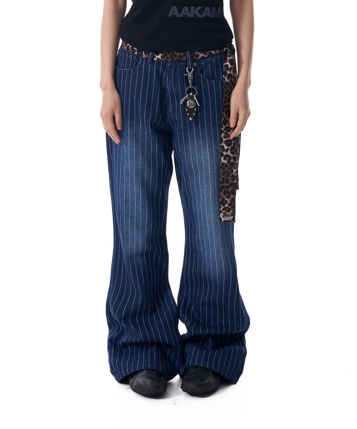 아캄(AAKAM) Striped Flare Denim Pants (Blue)