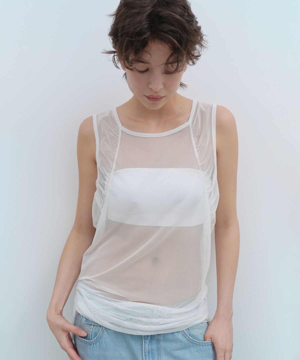 밀로 우먼(MILLO WOMEN) 시어 레이어드 슬리브리스 탑 [아이보리]