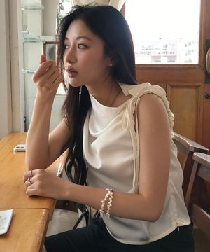 글로우 타이 슬리브리스 블라우스 ( 크림 )