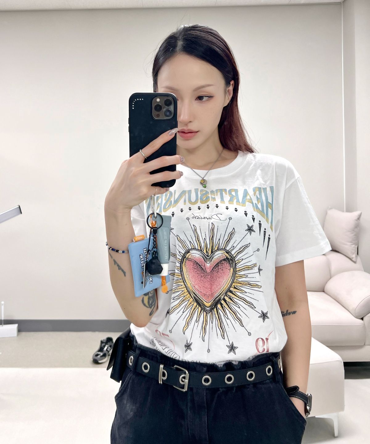 다미쉬(DAMISH) 하트 선셋 그래픽 티셔츠_화이트(민트)