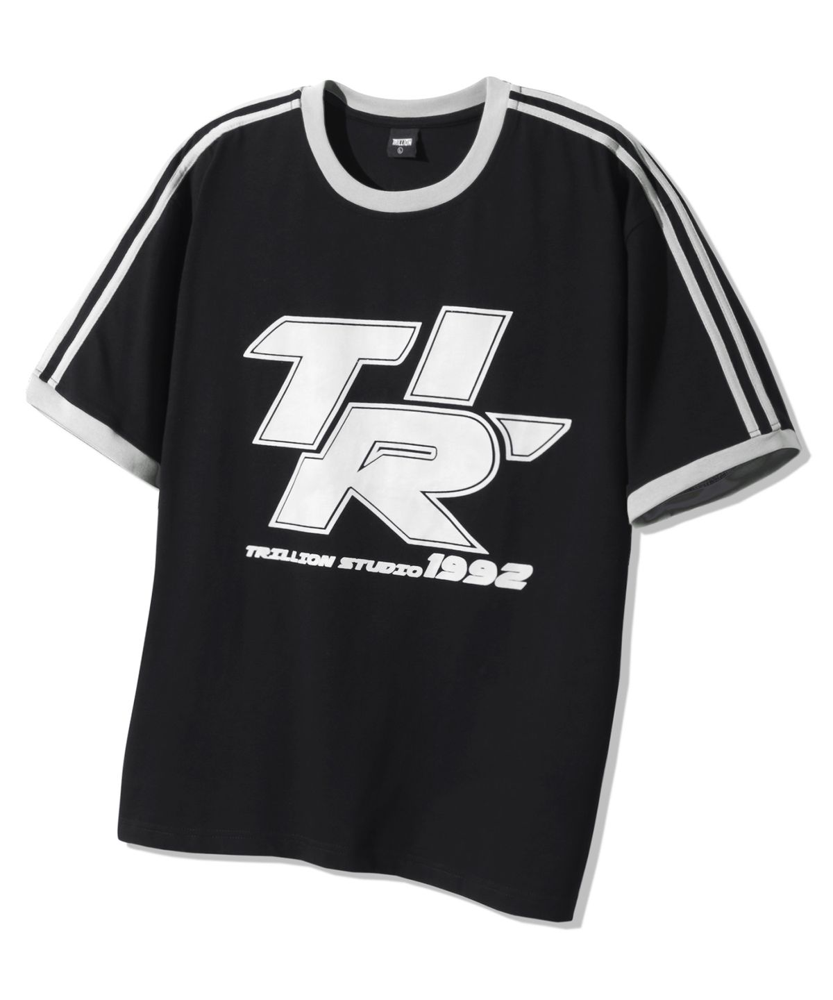 트릴리온(TRILLION) 트랙 라인 그래픽 링거 하프 티셔츠_블랙