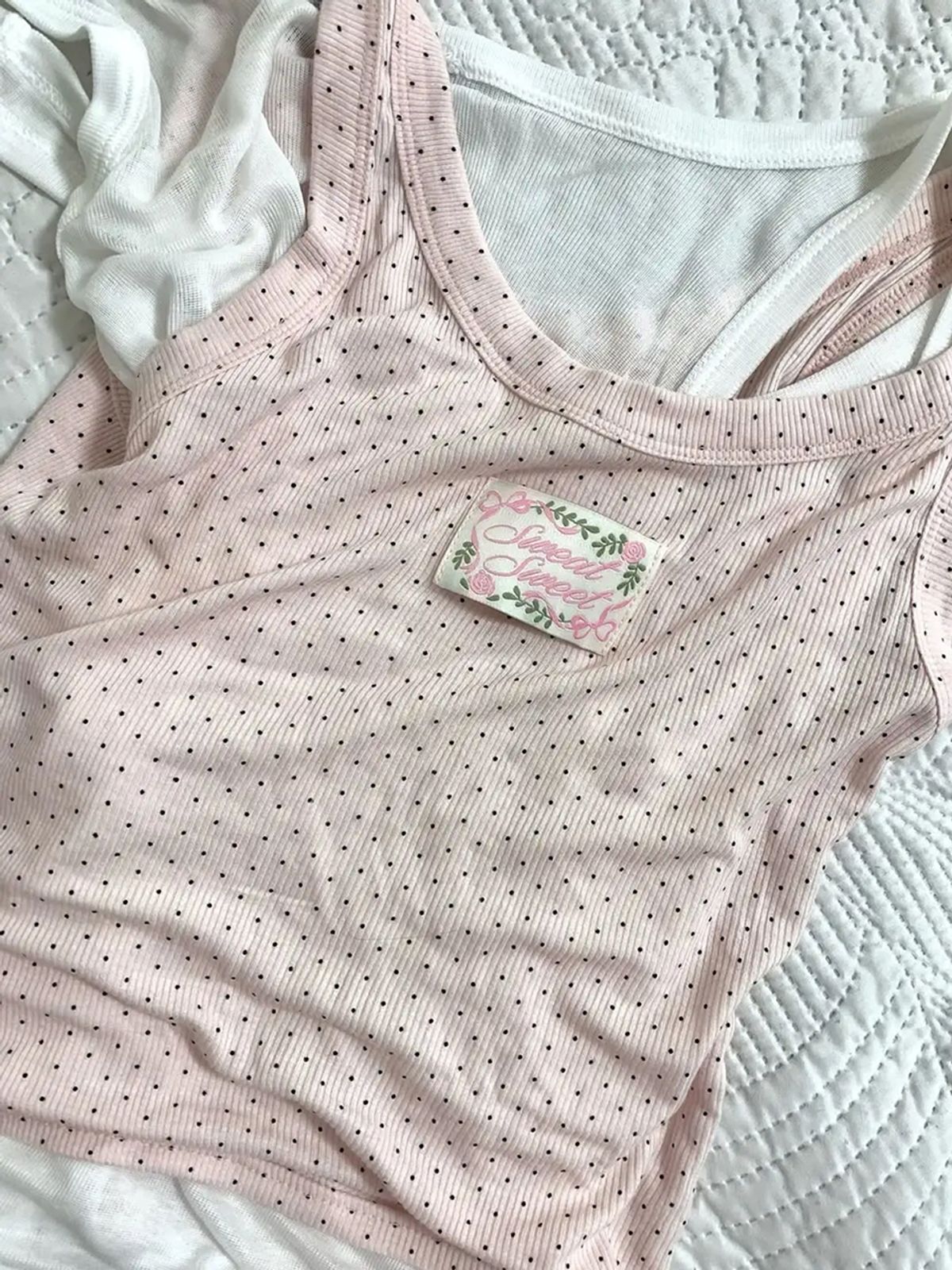 스웻스윗(SWEATSWEET) DOT RIBBON SLEEVELESS TOP - PINK