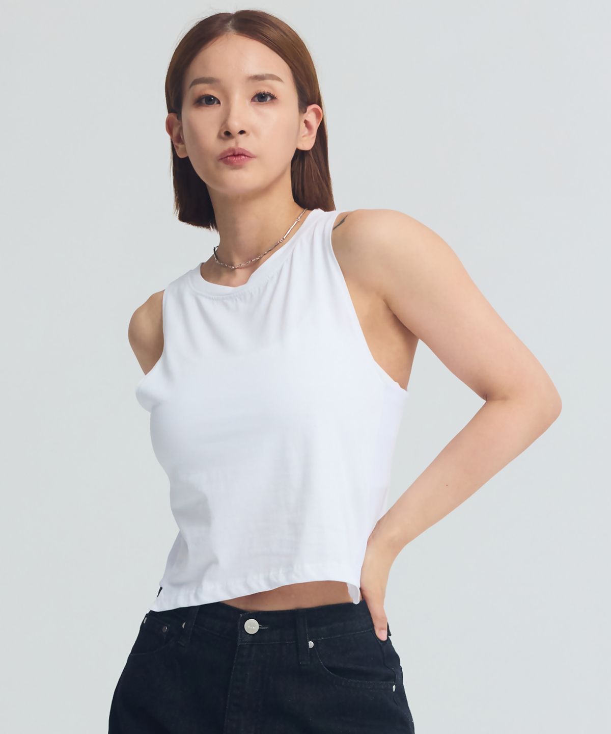 크러쉬 스타일(CRUSHST) 사이드 컷아웃 슬리브 화이트
