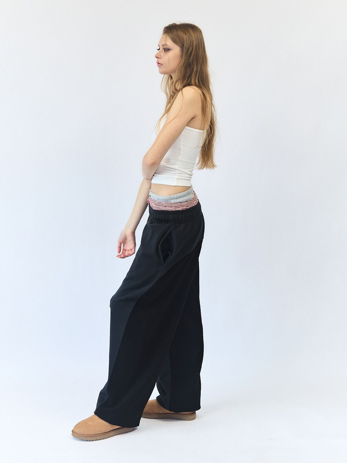 익스파이어드걸(EXPIRED GIRL) Curved Panel Sweat Pants Charcoal