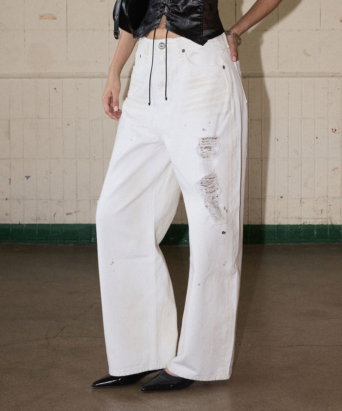 노 엑스트라 터치(NO EXTRA TOUCH) Dirty Detail White Denim / 25SPPT005WH