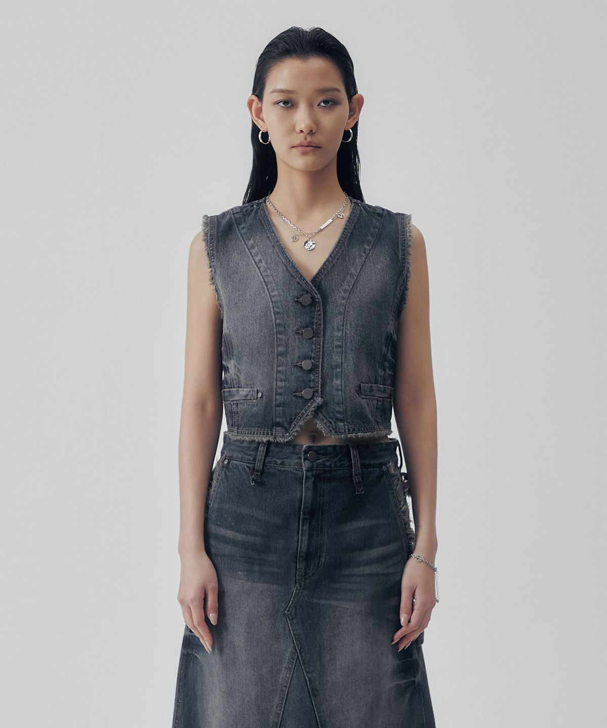 트리밍버드(TREEMINGBIRD) Vintage Frayed Denim Set-up Vest [ Navy ]