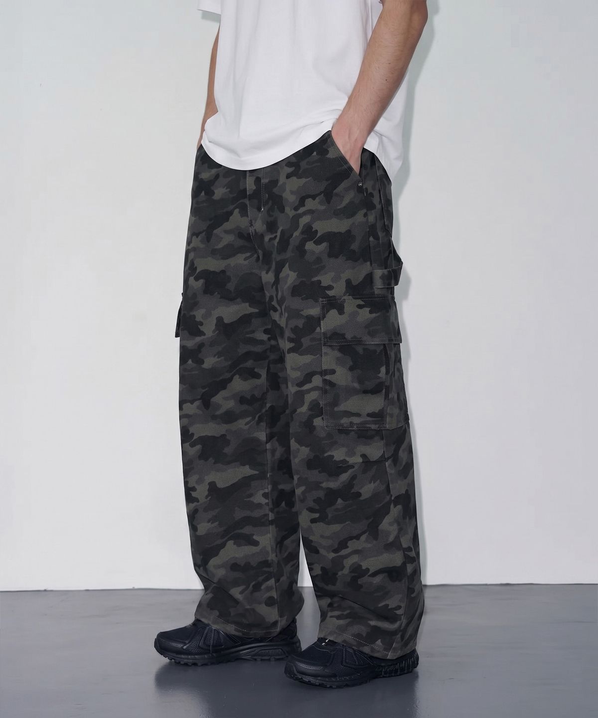 레더리(LEATHERY) 카펜더 카고 팬츠 [CAMOUFLAGE]