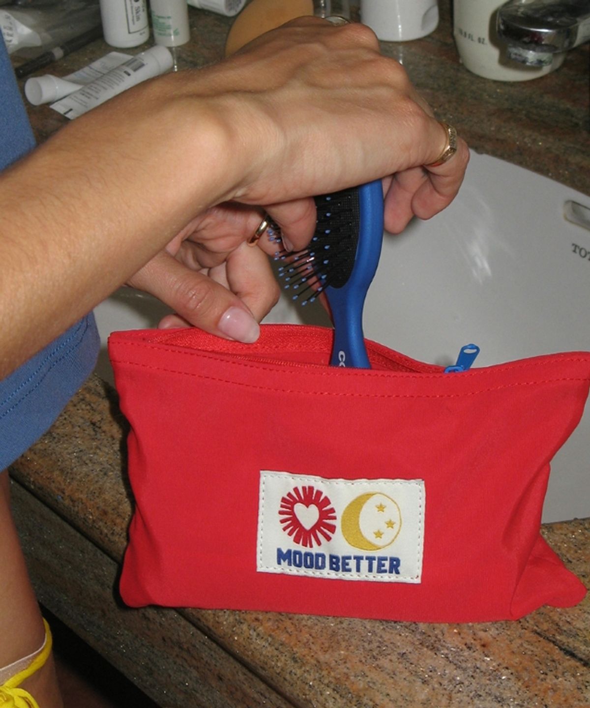 무드베러(MOODBETTER) LABEL POUCH RED