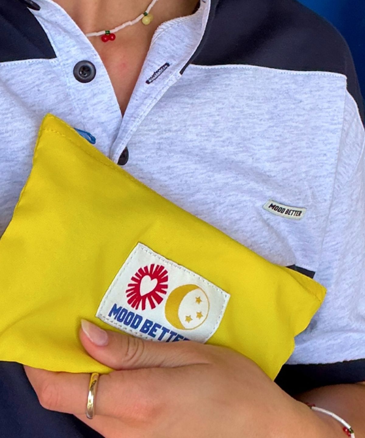 무드베러(MOODBETTER) LABEL POUCH YELLOW