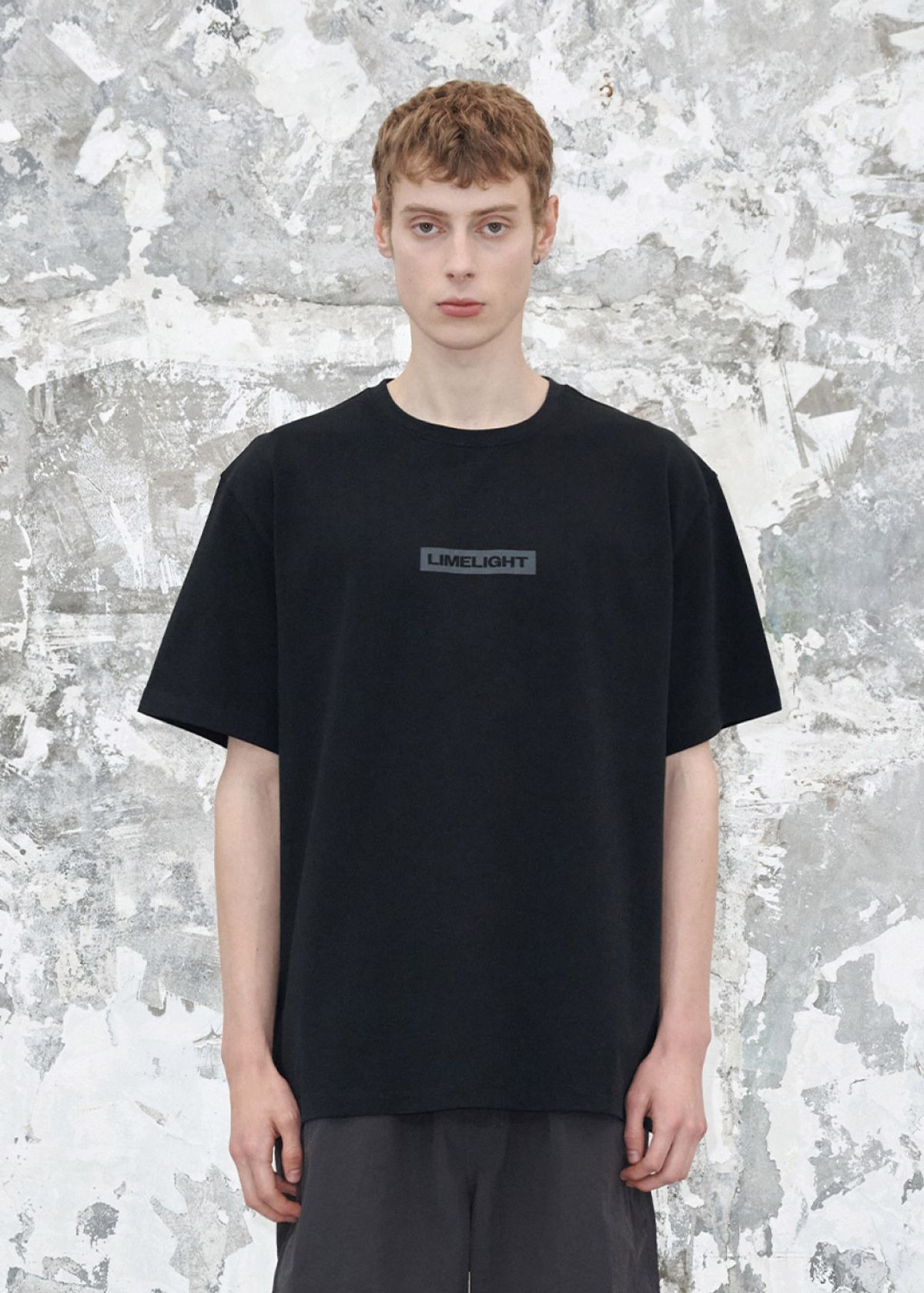 라임라잇 어패럴(LIMELIGHT APPAREL) 어패럴 박스 로고 티셔츠 (블랙/그레이)