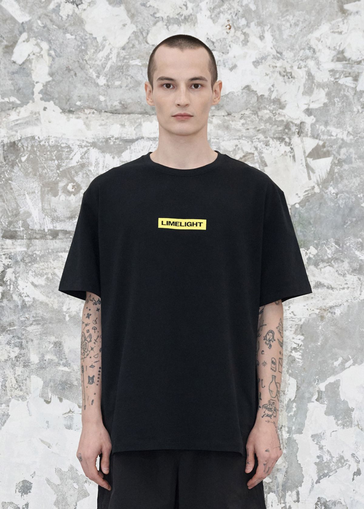 라임라잇 어패럴(LIMELIGHT APPAREL) 어패럴 박스 로고 티셔츠 (블랙/라임라잇)