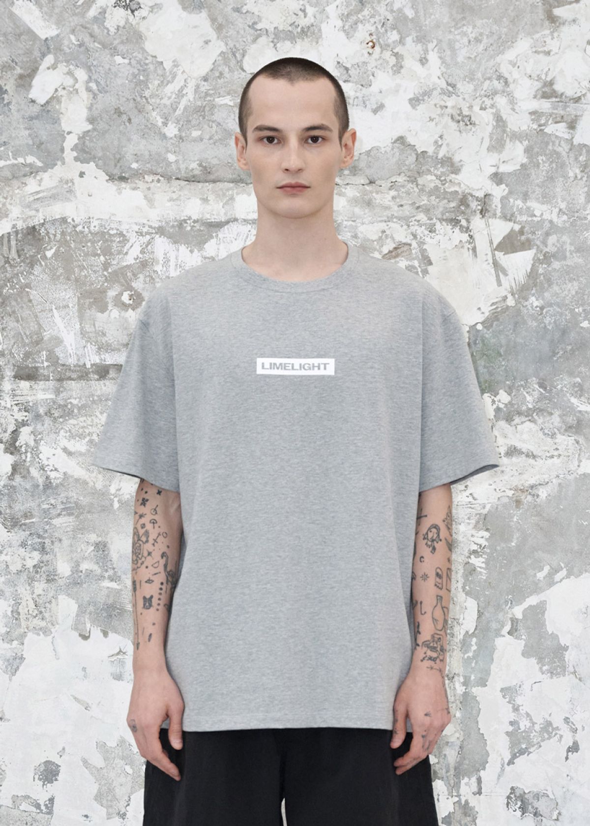 라임라잇 어패럴(LIMELIGHT APPAREL) 어패럴 박스 로고 티셔츠 (그레이 멜란지/화이트)