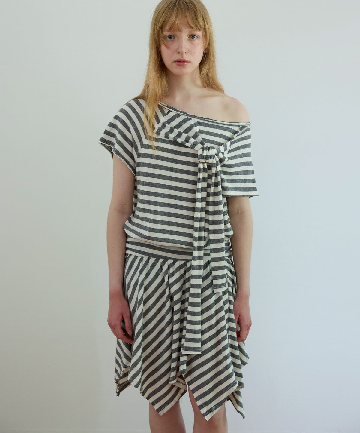 펀프롬펀(FUNFROMFUN) Stripy Unbalanced Skirt, Grey