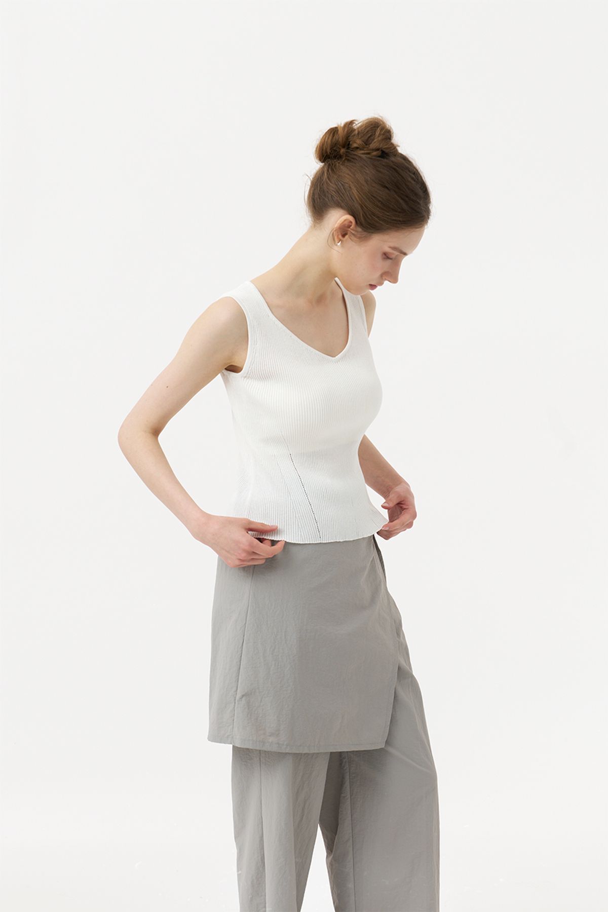 아코디코(ACODICO) Ribbed Linen Sleeveless Top