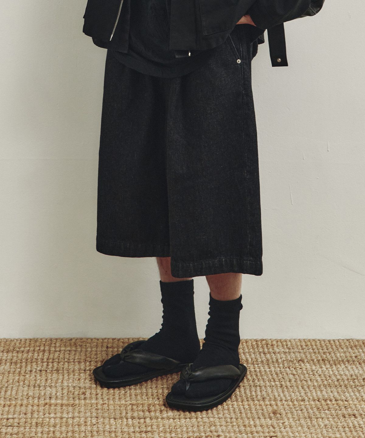 유스(YOUTH) Wide Half Denim Pants - Washed Black