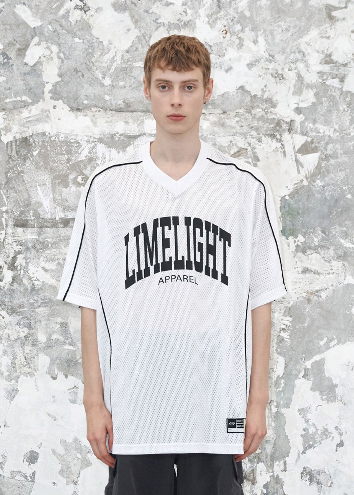 라임라잇 어패럴(LIMELIGHT APPAREL) 어패럴 아치 로고 메쉬 저지 (화이트/블랙)