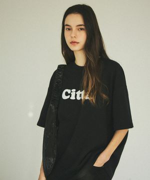시그니처 로고 오버핏 루즈 티셔츠_CTT312(블랙)