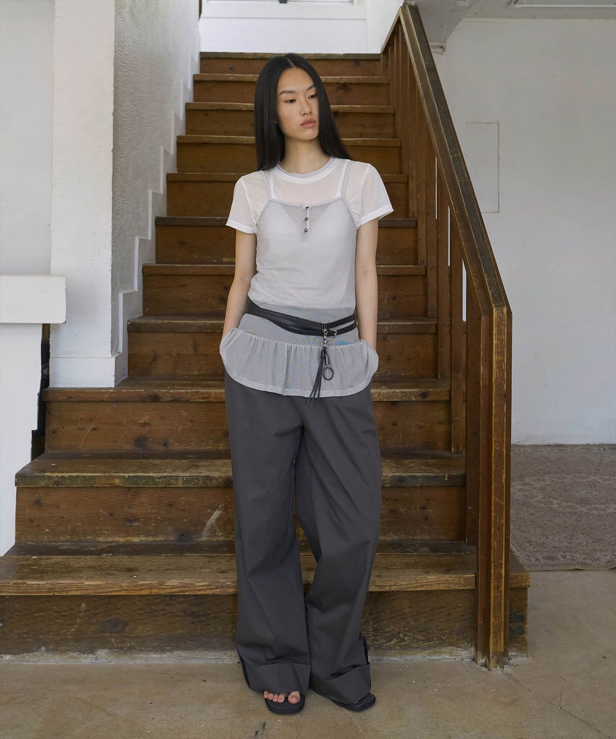 프롬웨얼(FROMWHERE) WIDE COTTON CUFFS PANTS CHARCOAL
