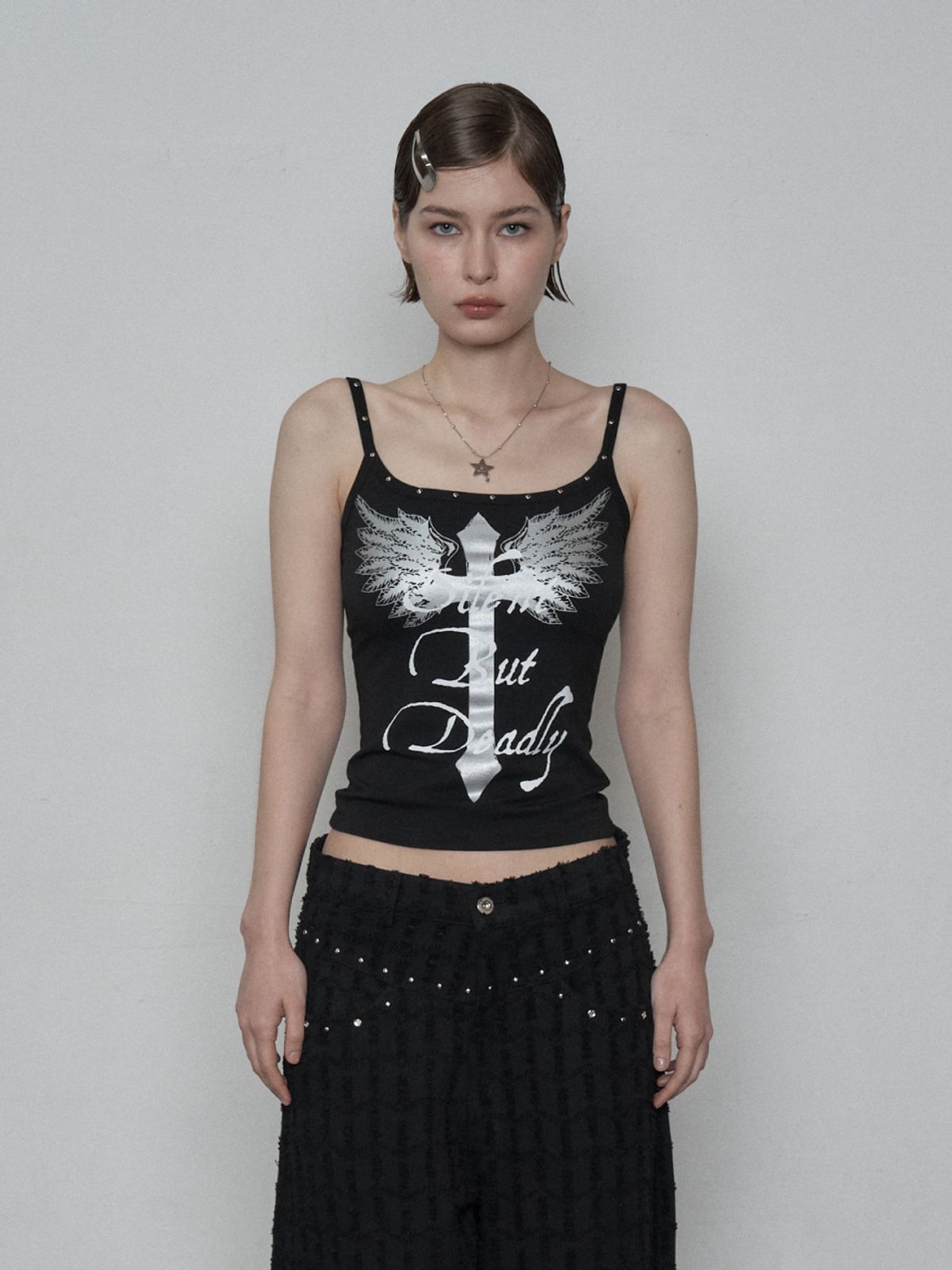 셋업이엑스이(SETUP-EXE) CROSS STUDDED SLEEVELESS / BLACK