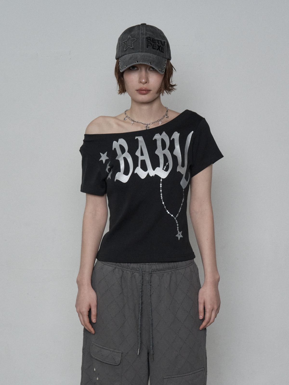 셋업이엑스이(SETUP-EXE) BABY WIDE NECK TOP / BLACK