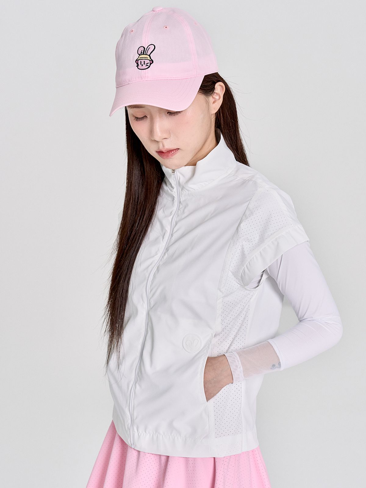 로시야(ROSIYA) 로로펀칭 베스트 / 화이트