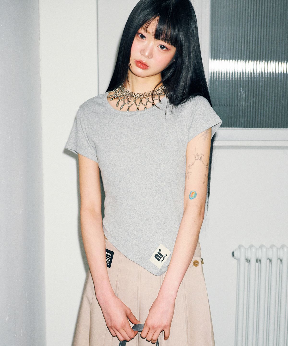 닐링(NILLRING) T11.00 Unbalanced Short-sleeved T-shirt_Gray