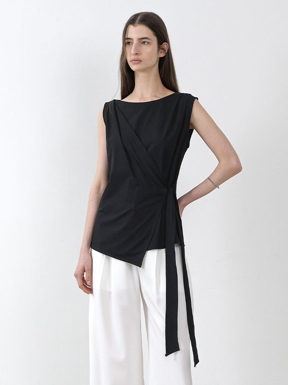 아틀리에 나인(ATELIER NAIN) UNBLANCE TUCK WRAP SLEEVELESS(BL-4344)