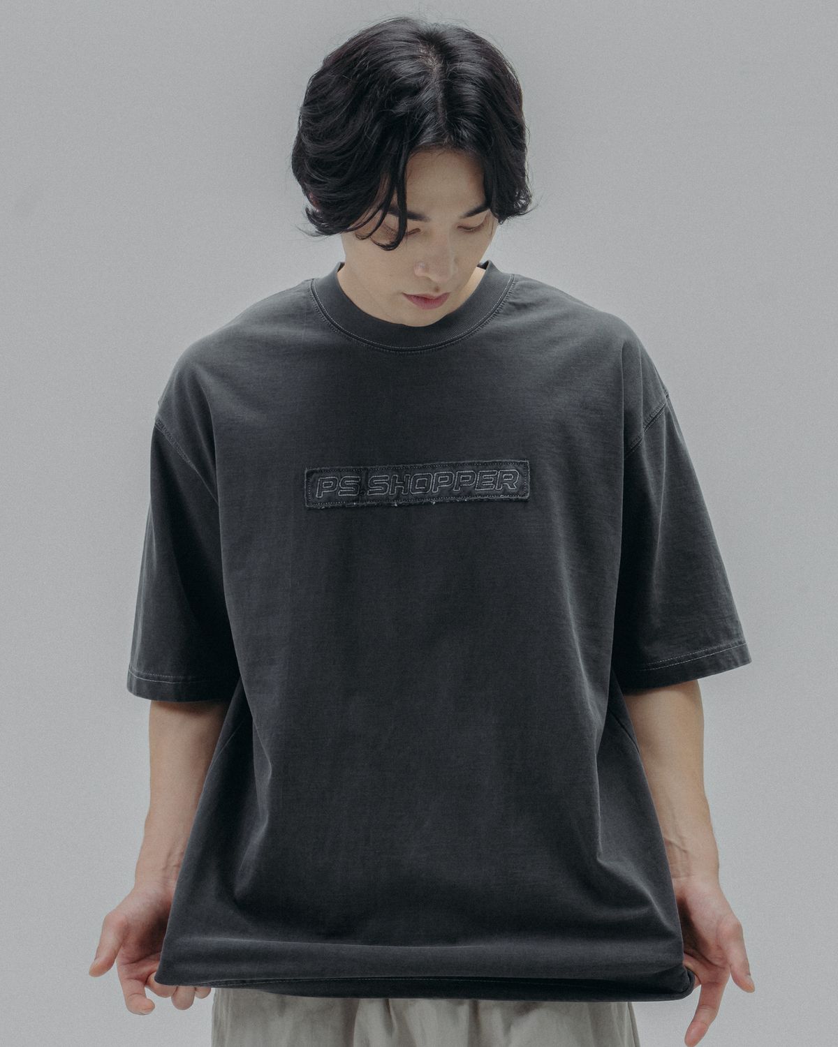 피에스쇼퍼(PSSHOPPER) 피그먼트 빈티지 박스로고 반팔 티셔츠[다크 그레이]