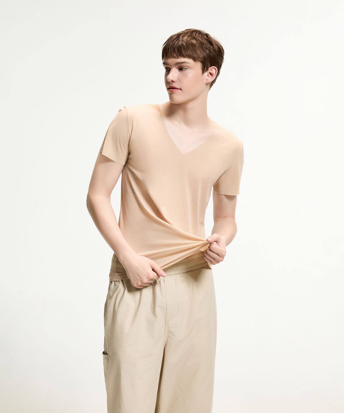 스파오(SPAO) [COMFORT] 남성 심리스 브이넥 반팔티_SPMRFA9A11