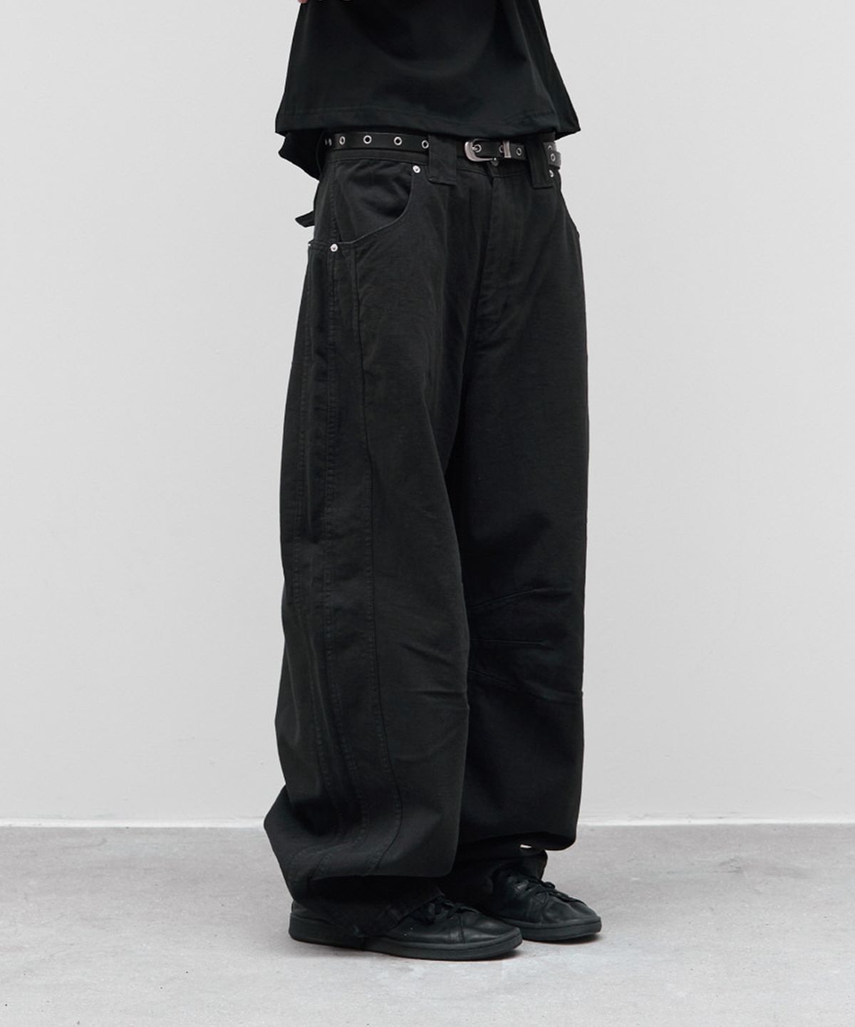 9999아카이브(9999ARCHIVE) Technical Curved Jeans