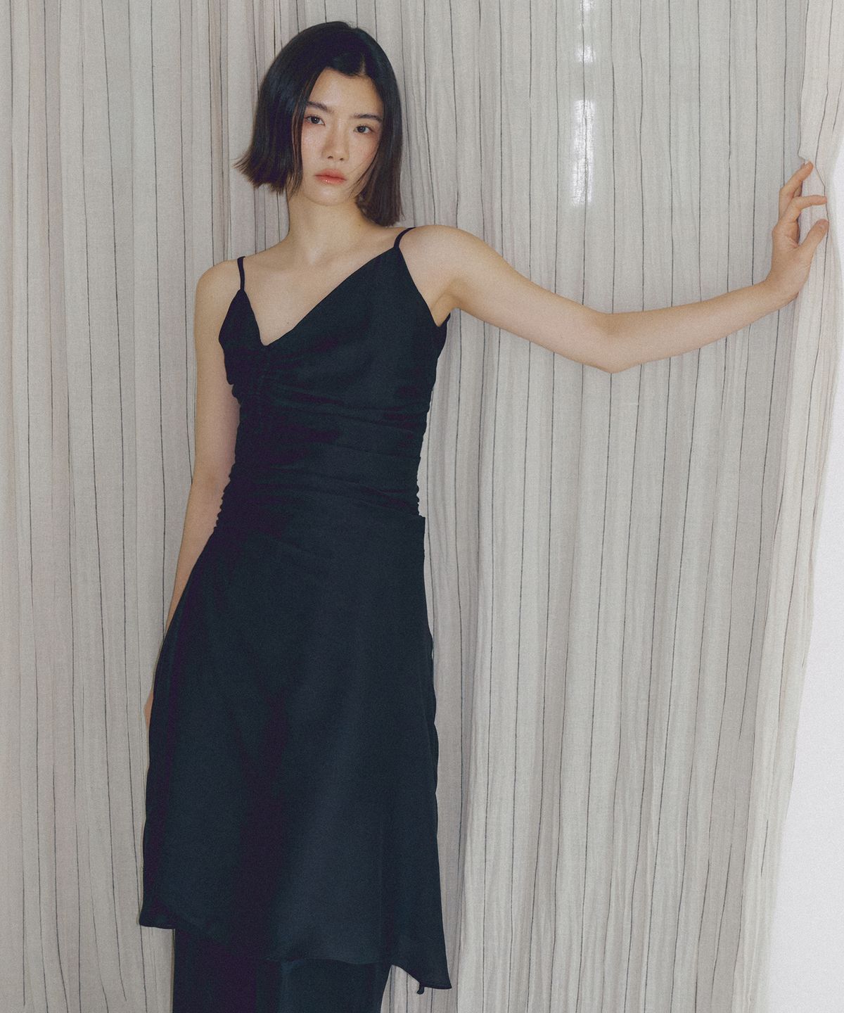 리올그(REORG) ASP LONG SHIRRING OPS BLACK