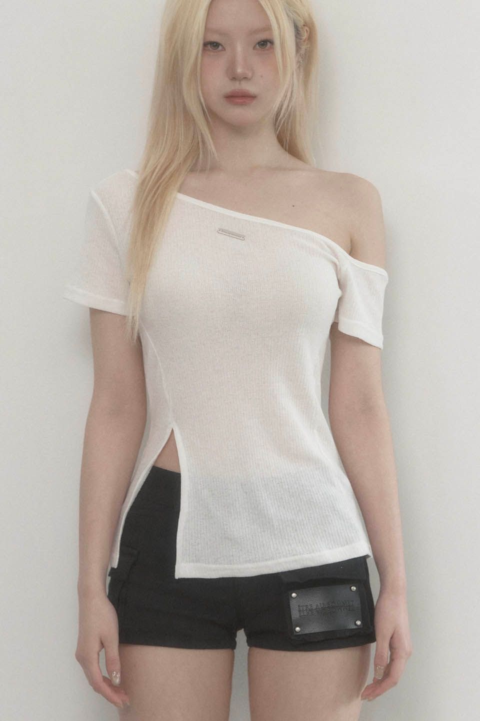 【ETRE AU SOMMET】One-shoulder Basic Slit Top MUSINSA | ETRE AU SOMMET One-shoulder Basic Slit Top (White)