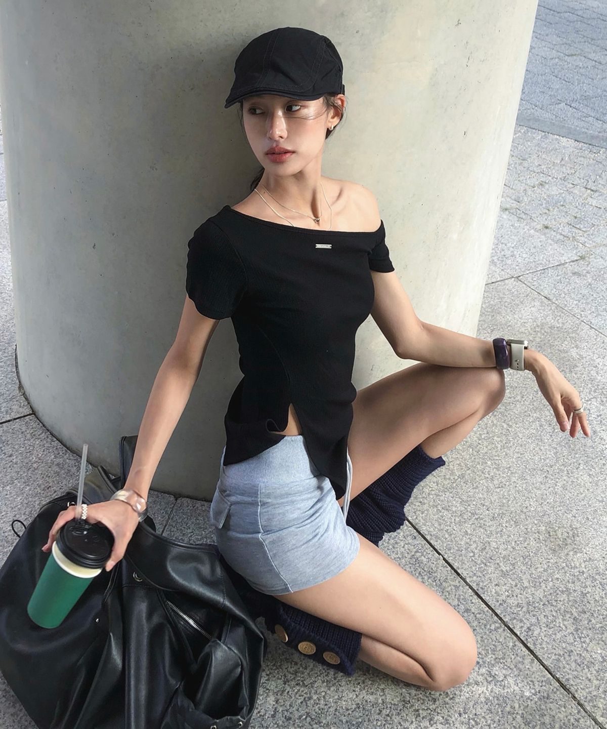 에트오소메(ETRE AU SOMMET) One-shoulder Basic Slit Top (Black)
